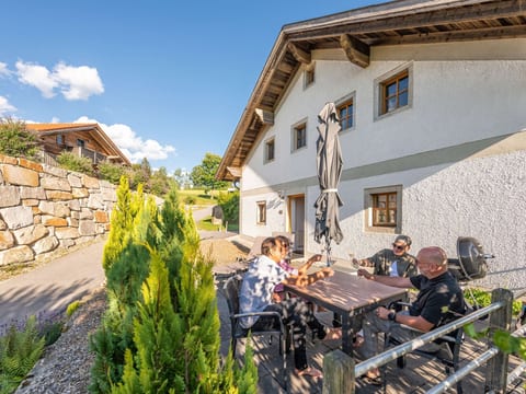 mit Terrasse und zwei Schlafzimmer