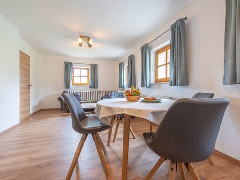 mit Terrasse und zwei Schlafzimmer