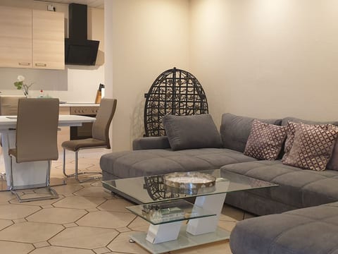 Wohnung mit Gartenzugang und Blick