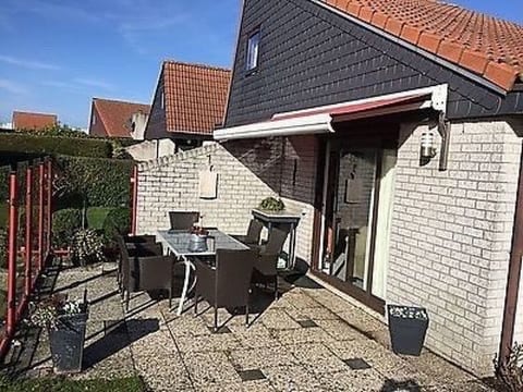 mit gepflegtem Garten in Julianadorp