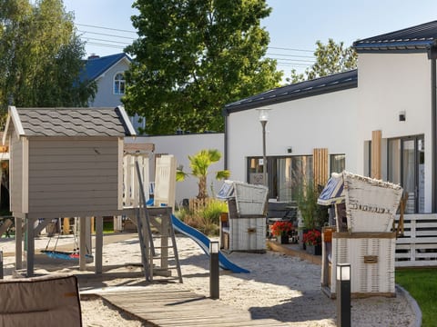 mit Terrasse