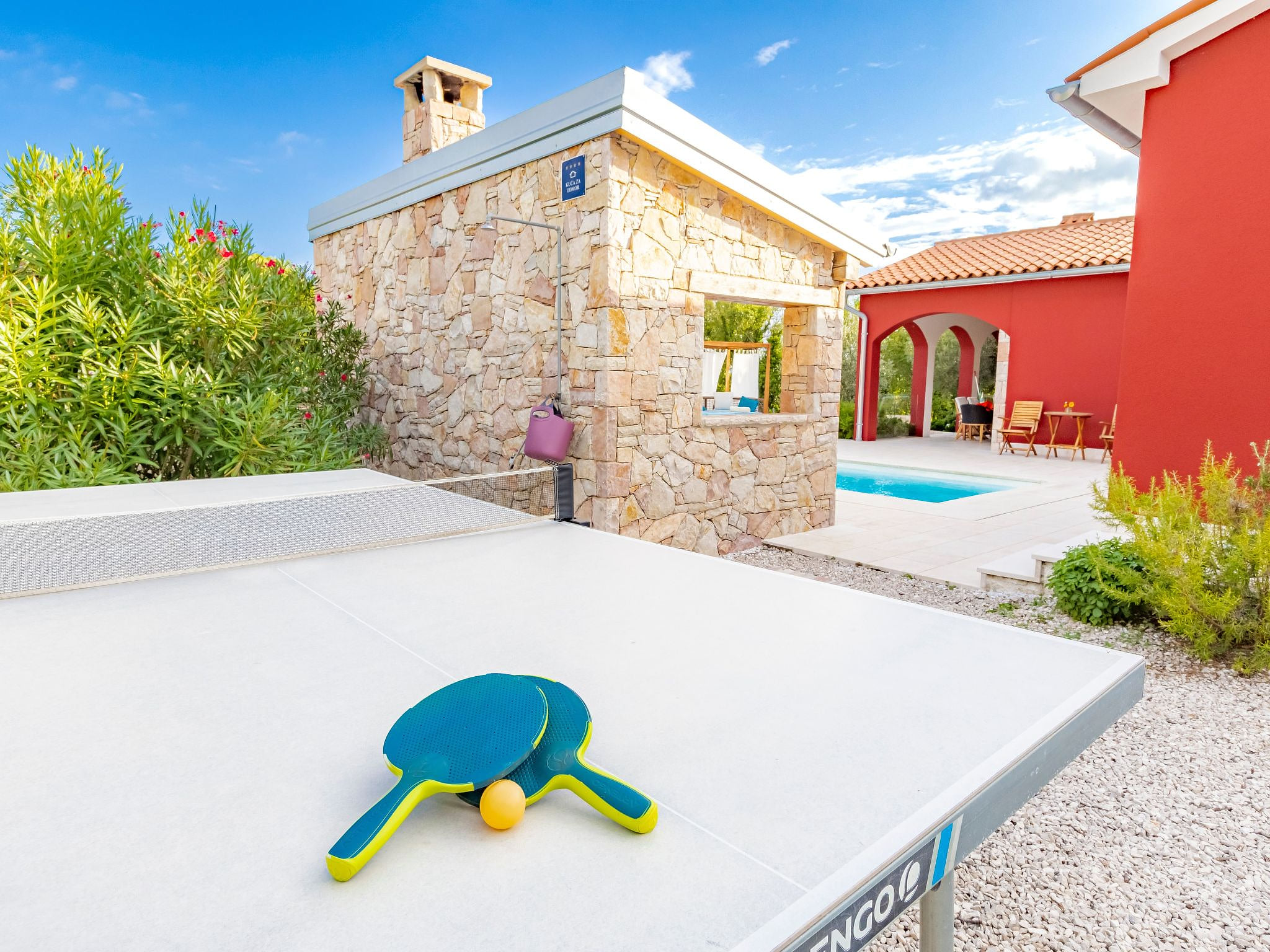 Detailgestaltete Villa mit Pool, Sauna und Hot Tub