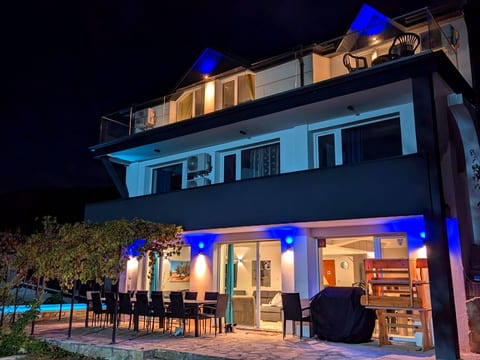 Familienvilla "Dionysus" mit Pool und Meerblick