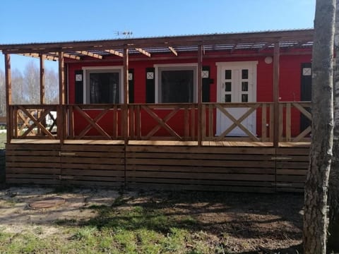 Ganzjährig bewohnbares Ferienhaus - rot