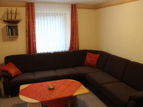 Appartement mit Garten, Grill und Terrasse