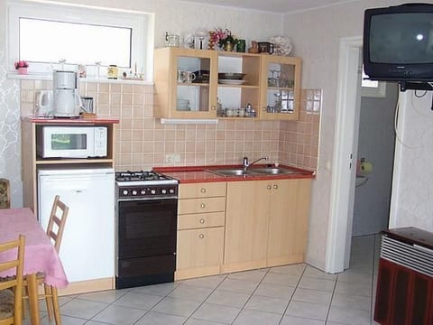 mit Garten, Terrasse und Grill