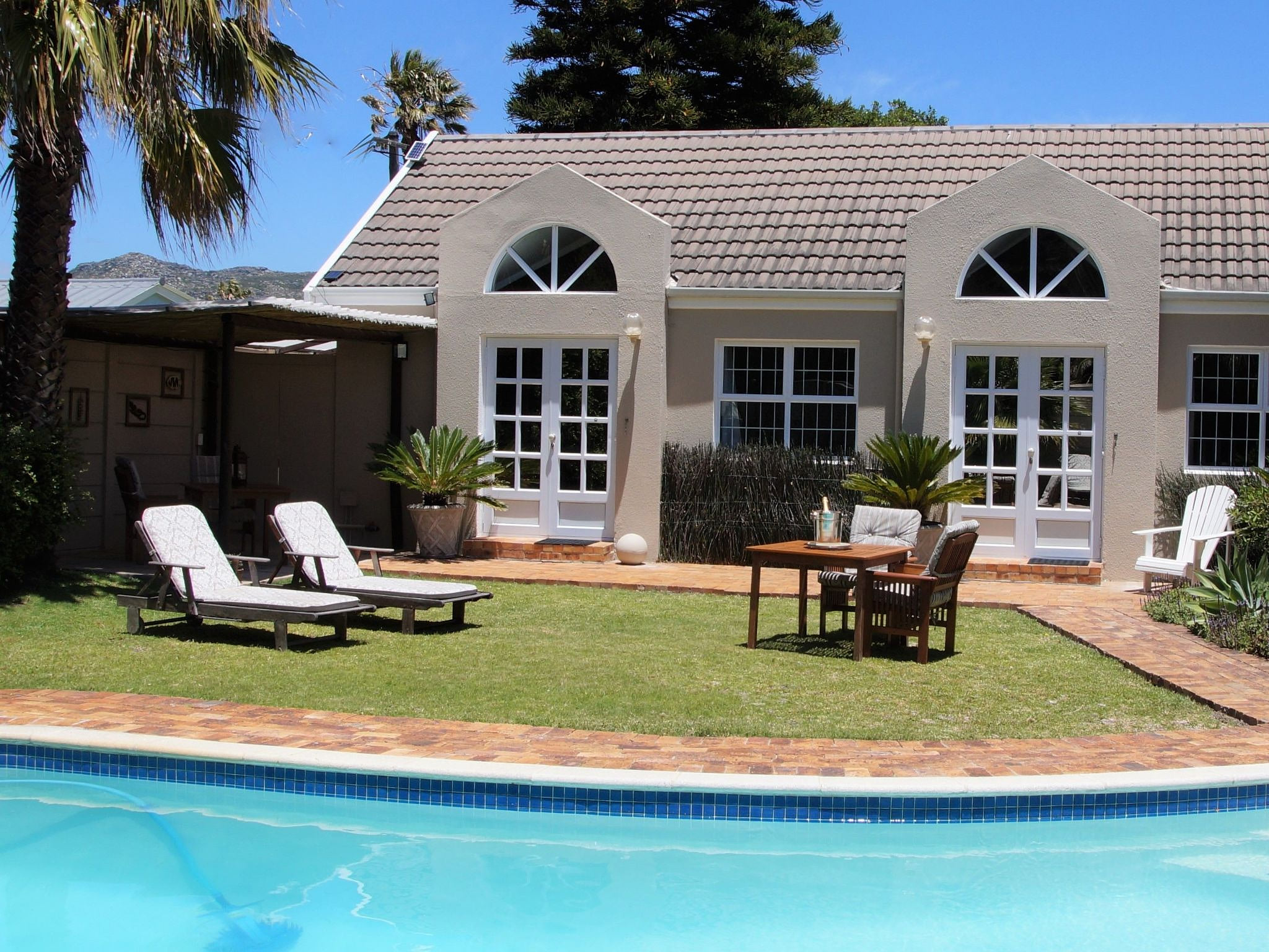 2Oceans Apartments
