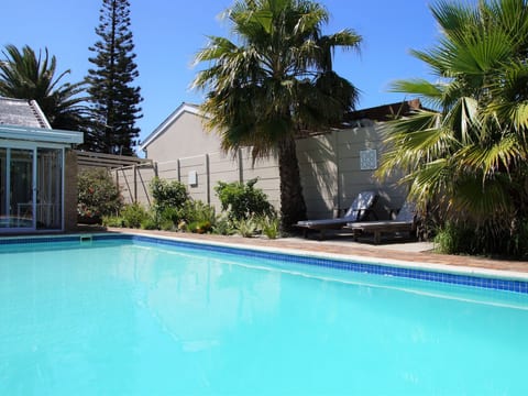 2Oceans Apartments