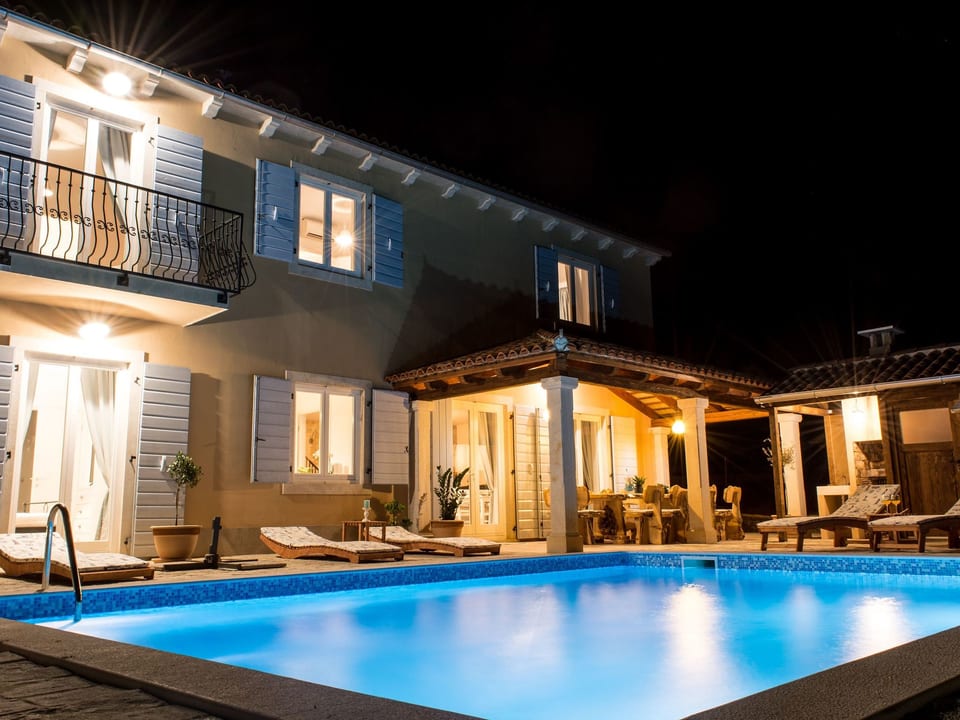 Nettes Ferienhaus in Smoljanci mit Privatem Pool - Bokordići