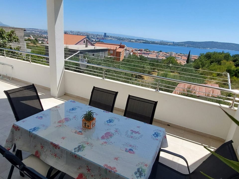 Vinka mit schönem Meerblick - Kaštel Sućurac