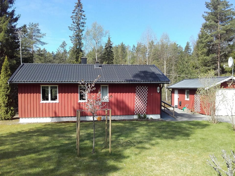 Flodavägen 39 mit privatem Parkplatz - Hindås