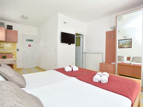 Studio-Apartment mit Balkon
