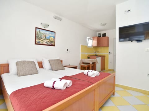 Studio-Apartment mit Balkon