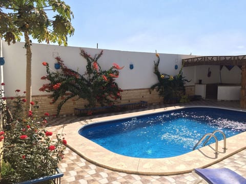 Studio mit Pool, Garten und Dachterrasse