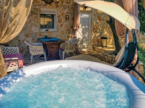 Schönes Apartment mit Whirlpool, Grill und Garten