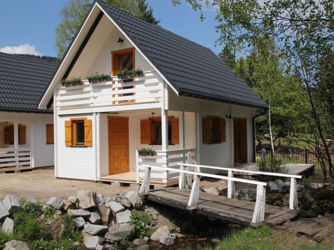 Landhaus mit gemeinschaftlichem Pool