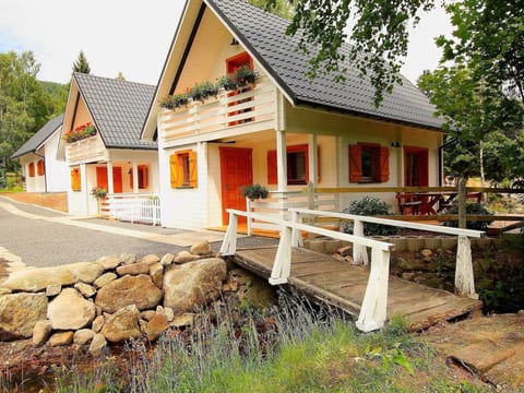 Landhaus mit gemeinschaftlichem Pool