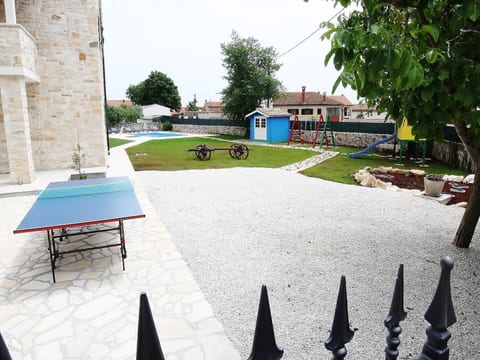 in Barat mit privatem Pool