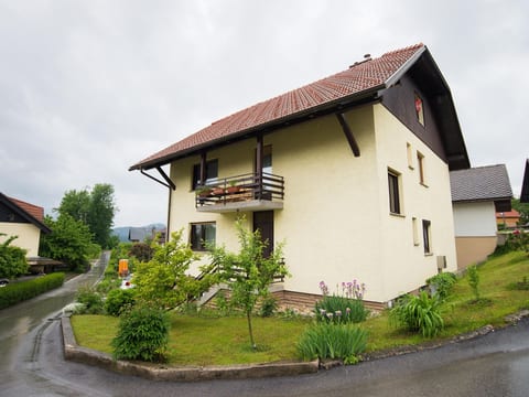 Appartement in Zasip mit Möblierter Terrasse