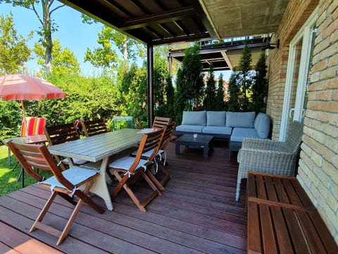 Erdgeschosswohnung mit Terrasse für sechs Personen