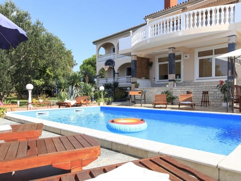 Villa Natalia Peroj, mit privaten Pool
