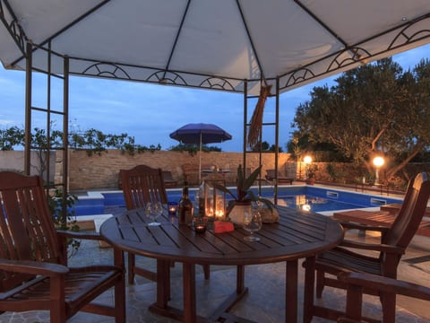 Villa Natalia Peroj, mit privaten Pool