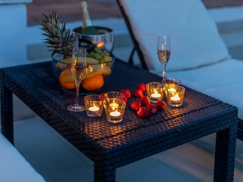 Komplex Oliva mit Pool und großem Garten