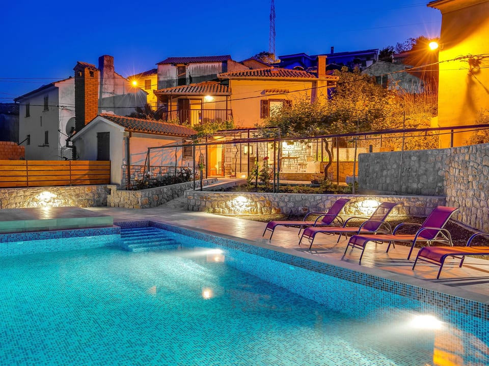 mit großem Garten und Pool - Mošćenice