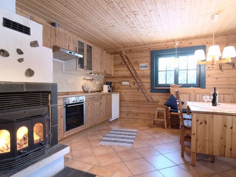 Charmantes modernes Blockhaus mit Kamin