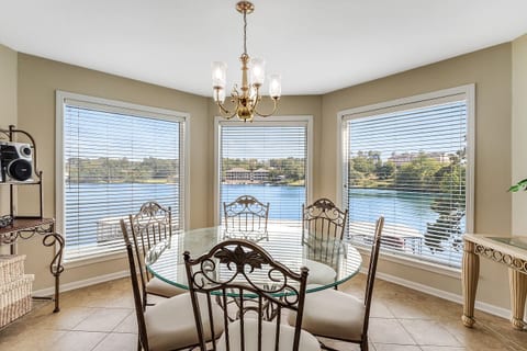 Stoneridge Lakeview: Pool, Hot Tub, Sauna, Tennis