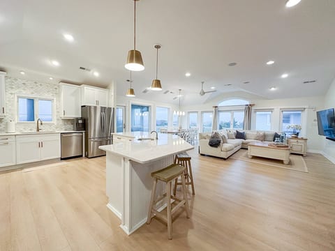 Luxury 6bd, Ocean Views, Elevator & New Pool image 1