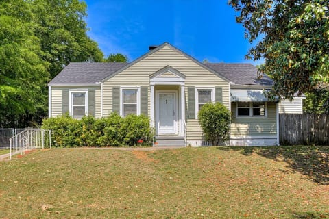 Victoria's Woodbine Cottage