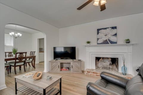 Victoria's Woodbine Cottage