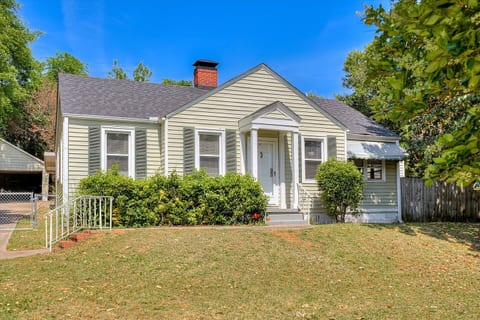 Victoria's Woodbine Cottage