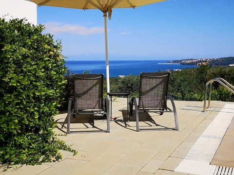 Private One-Bedroom Villa with Pool & Sea View image 5