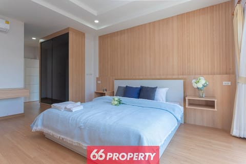 Sunset Breeze 5BR Pool Villa
