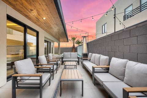 Pecan Valley Escape Swim Spa+ Sleeps 26