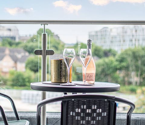 Unique 2bed 2bath Apartment plus Terrace, City Centre
