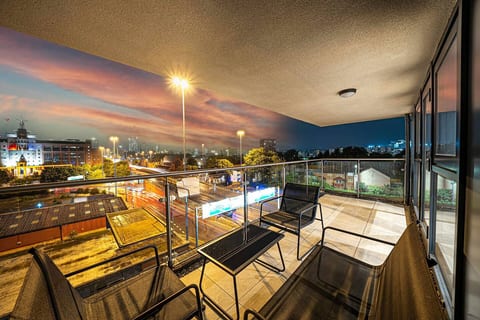Lux Penthouse -1 | Terrace| Wi-Fi | Free Parking