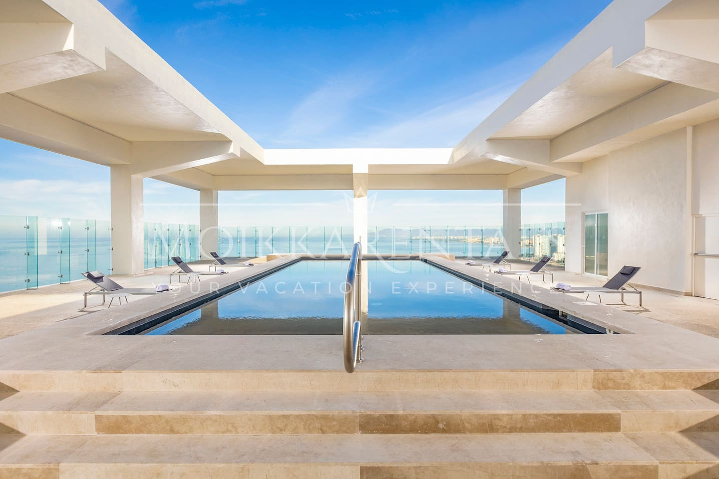 🌴 Luxury Harbor Condo N702 | Ocean Views, 28th-Floor Rooftop Pool & Sky Gym