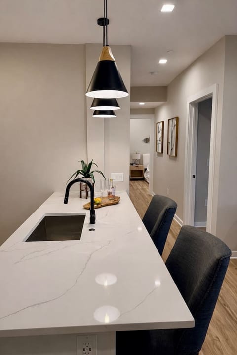 Citizen Luxe 2BR | Modern Living | Union Market