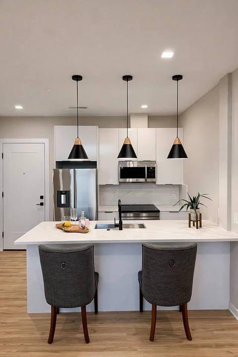 Citizen Luxe 2BR | Modern Living | Union Market