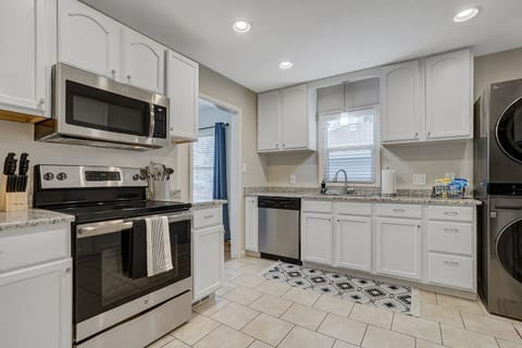 Olympic Training Center 5BR | 2 Kitchens + Hot Tub