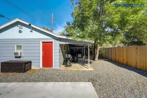 Not Fancy. Just Right. Hot Tub Cottage Near It All