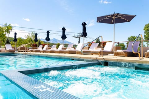 Monthly Rental - Forbes 5 Star Hotel SkiIn SkiOut