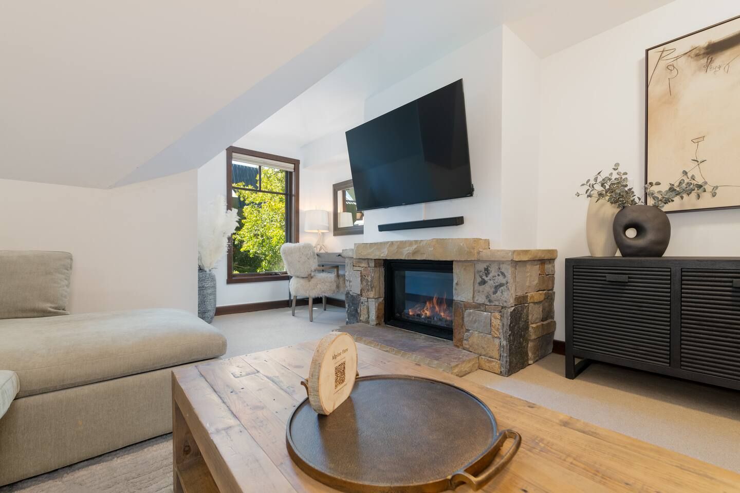 Monthly Rental - Forbes 5 Star Hotel SkiIn SkiOut