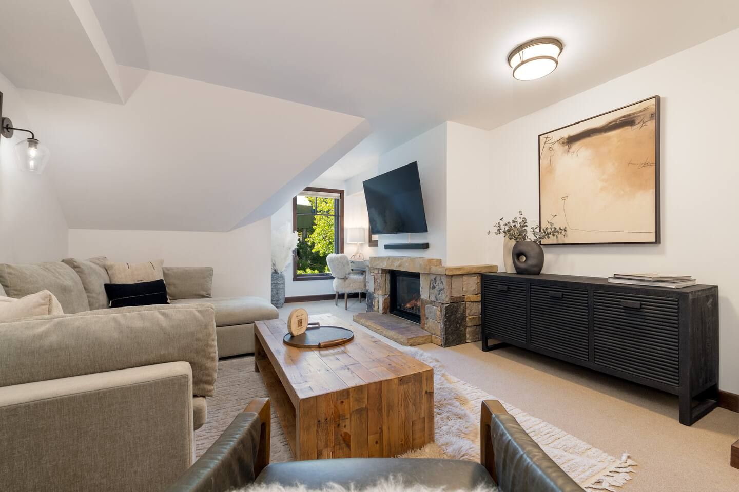 Monthly Rental - Forbes 5 Star Hotel SkiIn SkiOut
