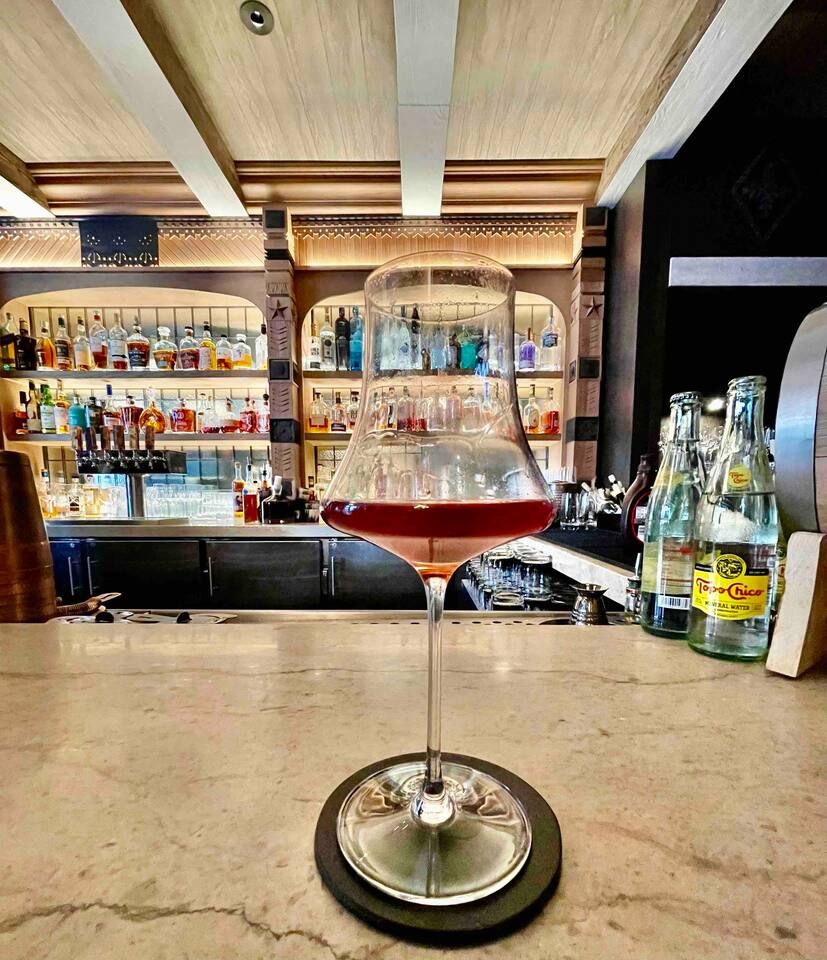 Amazing lounge to enjoy cocktails in!