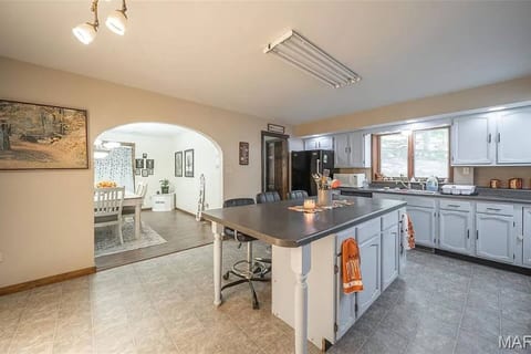 Spacious Ozark Home Near River & Wineries
