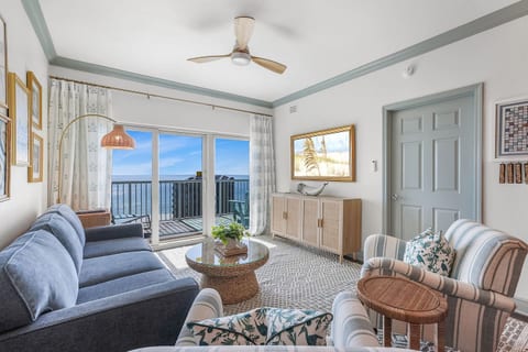 *NEW* Luxury Gulf Views | 2 Kings | Fully Stocked